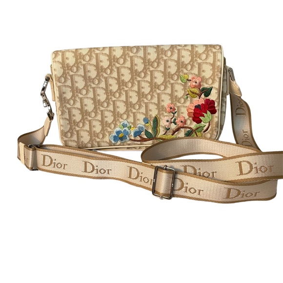 Authentic Dior Embroidered Flower Monogram Crossover Shoulder Bag❤️❤️❤️ - Picture 1 of 16